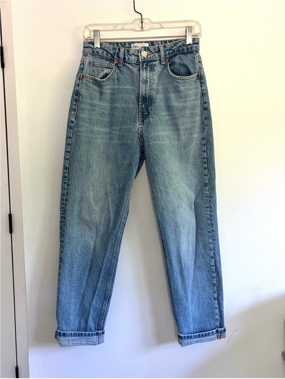 Zara Light Wash High-Rise Straight Leg Denim Jeans Classic Cotton Casual Size 6